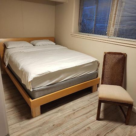 Economical Homestay Burnaby Exterior foto